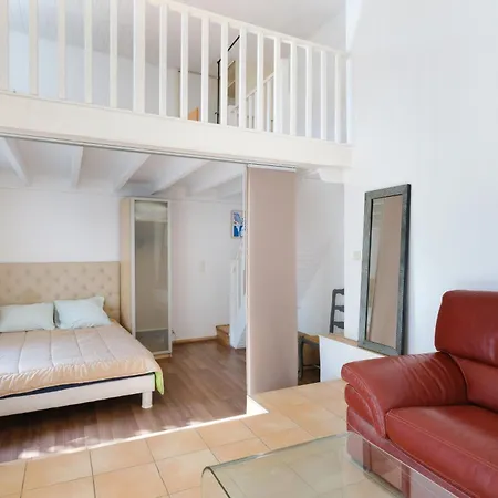 Casa de Férias Maison Centre Avec Terrasse